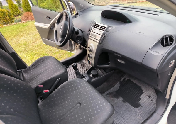 Toyota Yaris cena 7999 przebieg: 390000, rok produkcji 2008 z Chełm małe 172